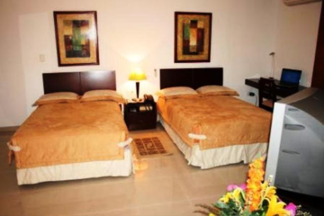 Hotel Cuarta Avenida Cali Buitenkant foto